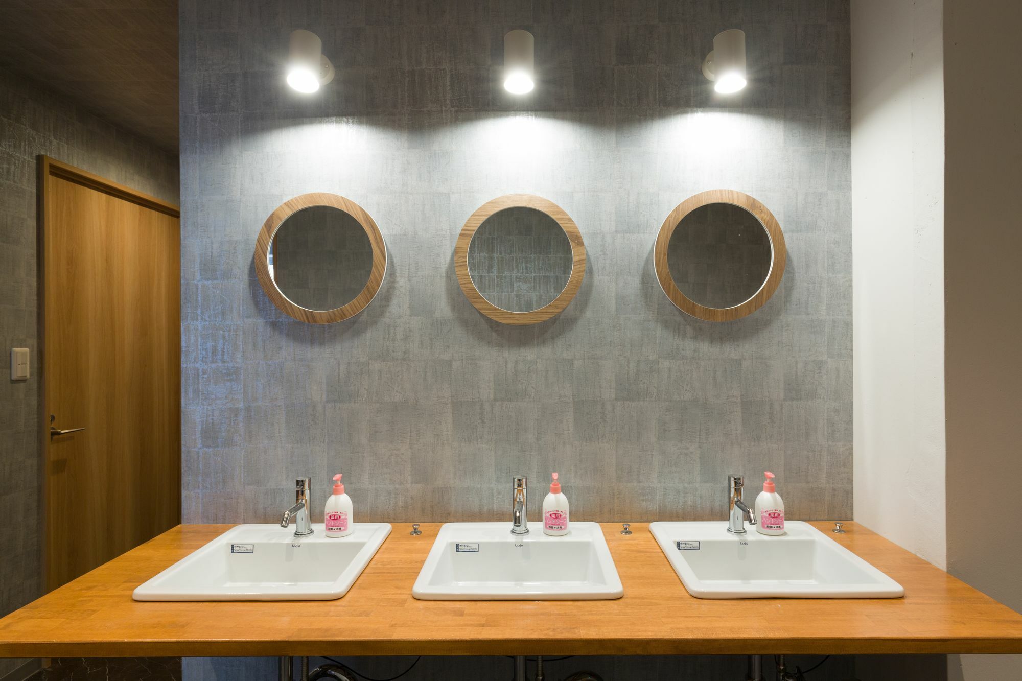 The Pisces Inn Фукуока Екстериор снимка